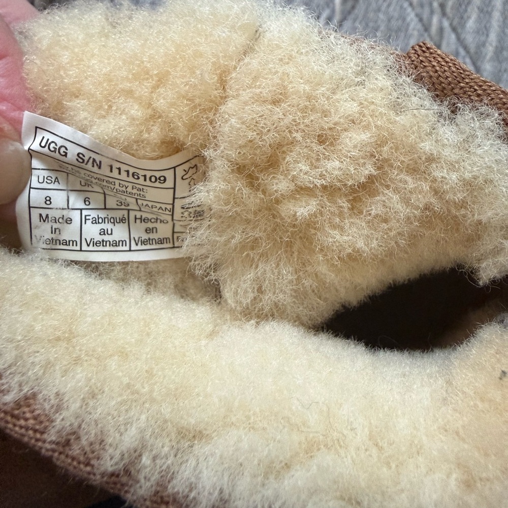 UGG Tan Shearling Boots - Picture 4 of 8